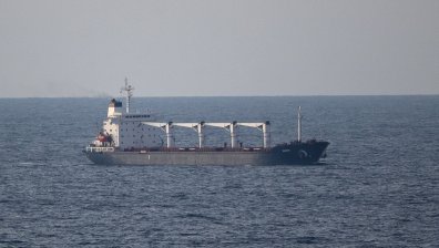 Два товарни кораба са напуснали Украйна, единият е близо до български води
