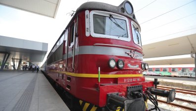 Луксозно пътуване с влак между София и Бургас още тази седмица