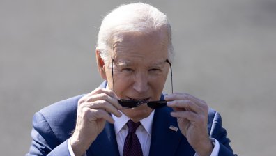 САЩ санкционират над 500 цели в пакет срещу Русия