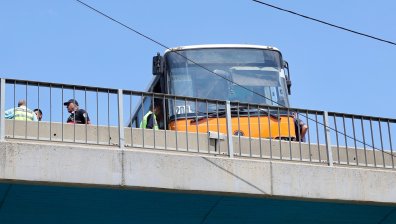 Катастрофата с автобус на столичния бул. "Цариградско шосе" в СНИМКИ