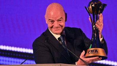 Денков към шефа на ФИФА: Намесете се и предложете решение на ситуацията в БФС