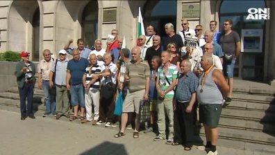 Глухонеми олимпийски спортисти на протест заради спрени премии