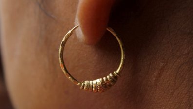 Задържаха мъж, издърпал златни обеци от ушите на жена в София