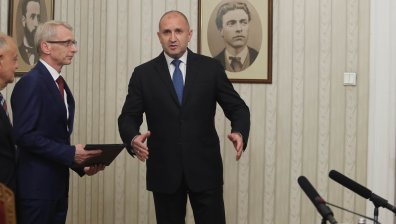 Денков отговори на Радев за съдебната власт и помощта за Украйна