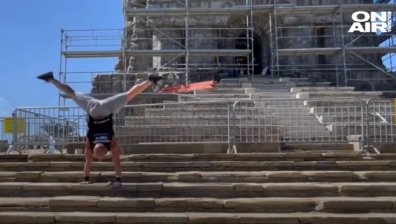 Силата на мечтите: Двама млади русенци изкачиха на ръце 894-те стъпала до Шипка