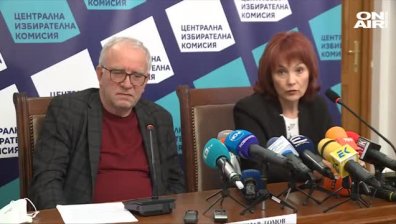 Ако Кирил Петков е с двойно гражданство, го изваждат от листите за изборите