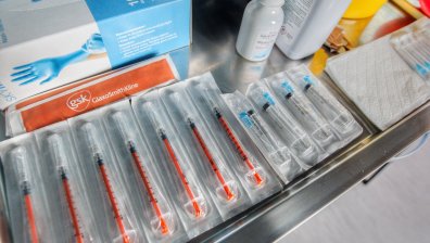Близо 100 хил. гърци се ваксинираха само за ден
