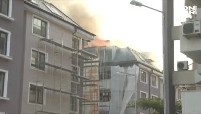 Новострояща се сграда лумна във Велико Търново