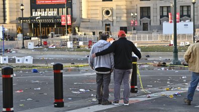Куршуми, писъци и кръв в Канзас на парада за победата в "Супербол"
