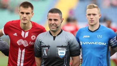 След скандала за дузпата на ЦСКА 1948 -"Левски": Попов с висока оценка за съдийството