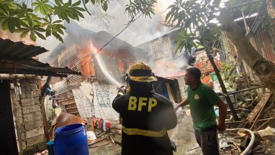 Огромен пожар във Филипините остави над 300 души без дом