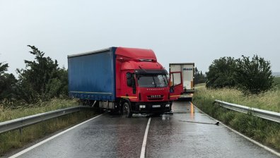 Шофьор на камион пострада при катастрофа край Монтана