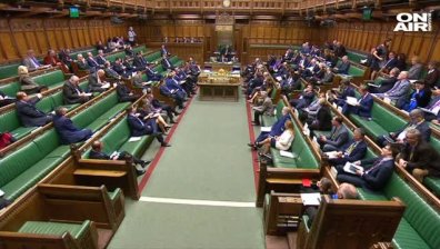 Трима депутати напуснаха Консервативната партия на Тереза Мей