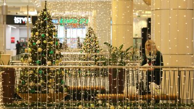 Трескаво пазаруване в последния момент: Опашки и напрежение в търговските центрове