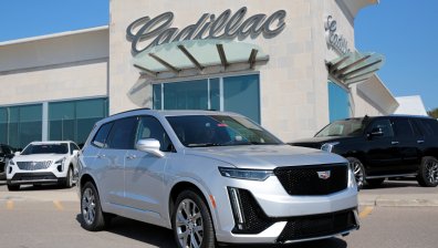 Cadillac спира двигателите с вътрешно горене през 2030 г.