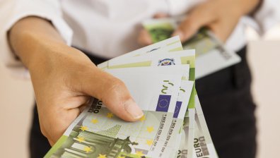 Държавата обяви война на корупцията с тест за почтеност - нови правила за чиновниците