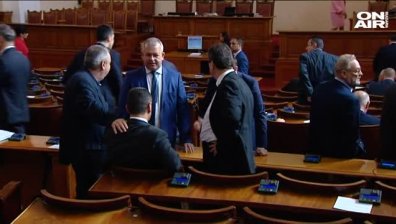 Депутатите ограничават дейността на ЧСИ-тата