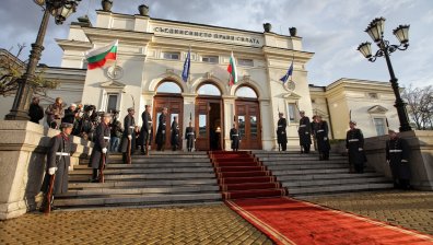 Удря първият звънец за 48-ия парламент, Вежди Рашидов открива заседанието