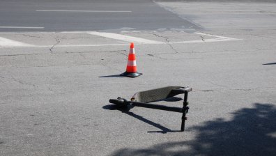 Дупница срещу тротинетките: Как градът решава набиращия сила проблем