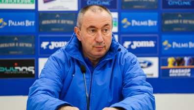 Станимир Стоилов иска да запази гръбнака на "Левски" и само да надгражда