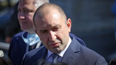 Радев в Деня на Ботев: Наш дълг е да опазим чиста паметта на героите