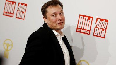 Мъск със състояние от 20 млрд. долара, но нямал кеш