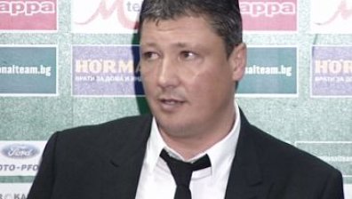 Любослав Пенев спира експериментите в националния