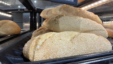 Хлябът и закуските поскъпват: Потребителите недоволстват, производителите оцеляват (ВИДЕО)