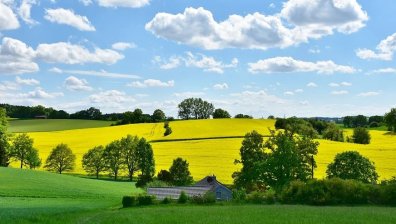 Слънчево през деня, валежи над Западна и Централна България