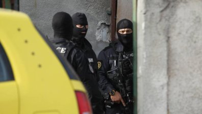 Арести при акция в Сливенско, изградиха КПП