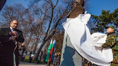  Румен Радев откри паметник на Петко войвода в Борисовата