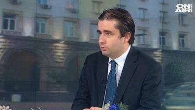 Министър Божанов: Премахваме сините талони към шофьорските книжки и някои удостоверения