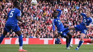 "Лестър" удари "Уест Хям" в дебюта на Рууд ван Нистелрой