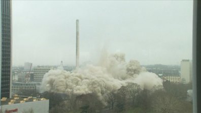 Разрушиха 116-метрова сграда с контролиран взрив във Франкфурт