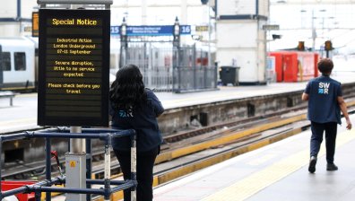 Стачката на метрото в Лондон придобива застрашителни размери