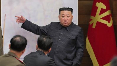 Ким Чен Ун изстрелва първия военно-разузнавателен спътник на КНДР