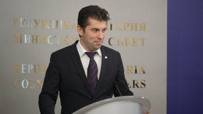 На Петков се падна "горещият стол", промяната ще се забави?