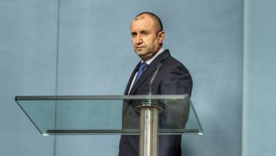 Какво вещае поведението на Радев в НС и кой е с ампутирано достойнство?