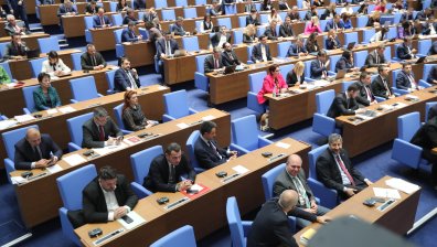 "Алфа Рисърч": 6 партии в НС, три от тях са събрани в рамките на половин процент