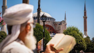Турция превръща в джамия още една знакова църква