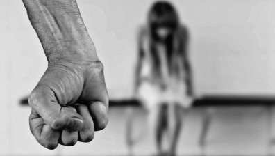 Мъж преби жена в София и я заплаши с нож: Ще те хвърля от деветия етаж