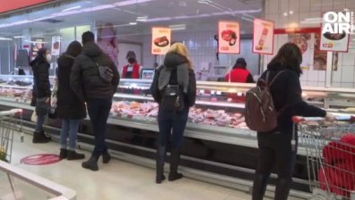 Скандал в магазин - жена си поиска специална маска, после отказа да я сложи