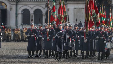 Увеличиха възнагражденията на гвардейците