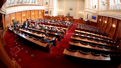 Сериозно объркване: Правната комисия отложи поправките на поправките на ИК