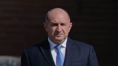 Радев: Кабинетът налива пари в Украйна, докато отбраната ни се разпада