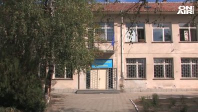 Баща нападна учителката на сина си в село Калояновец