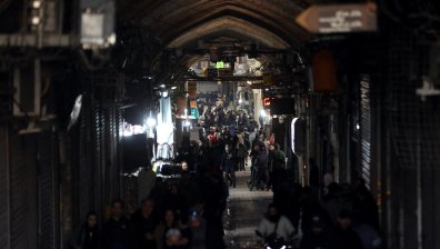 Арести след опит за нахлуване в правителствена сграда в Иран