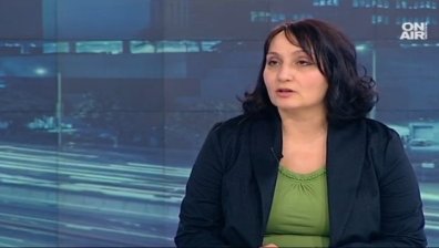 Разединението вдясно освобождава терен за опонентите