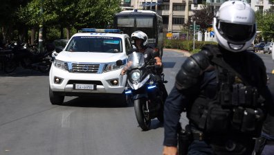 Гръцката мафия вероятно стои зад мощната експлозия в Пирея