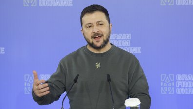 Заплашиха Зеленски, че военните ще вземат властта в Украйна